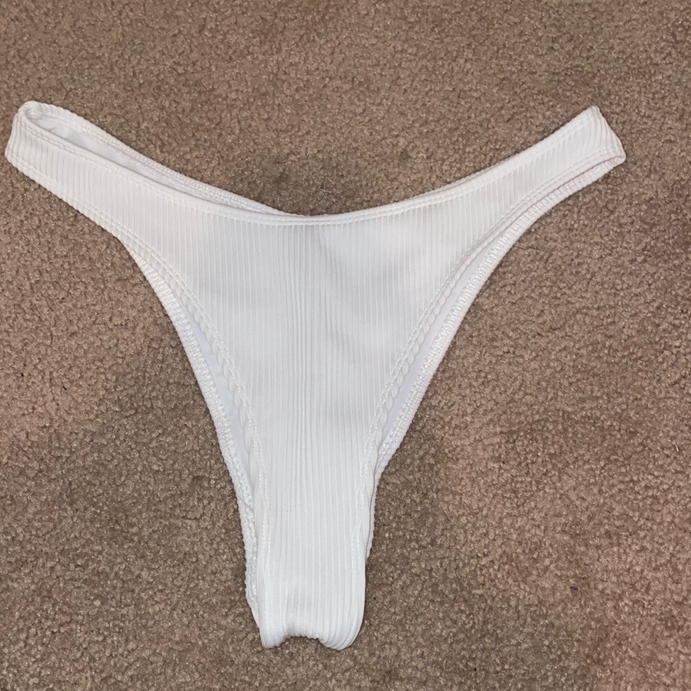 White ribbed hollister cheeky bikini bottoms